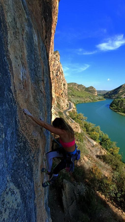 Cal Perico, Tourist And Climbing Apartament Camarasa Bagian luar foto